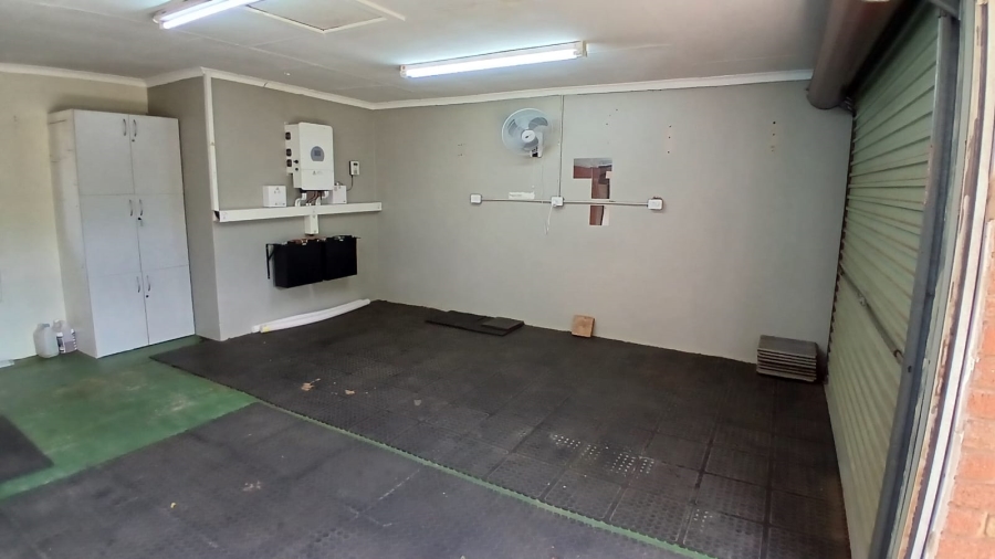 5 Bedroom Property for Sale in Pellissier Free State